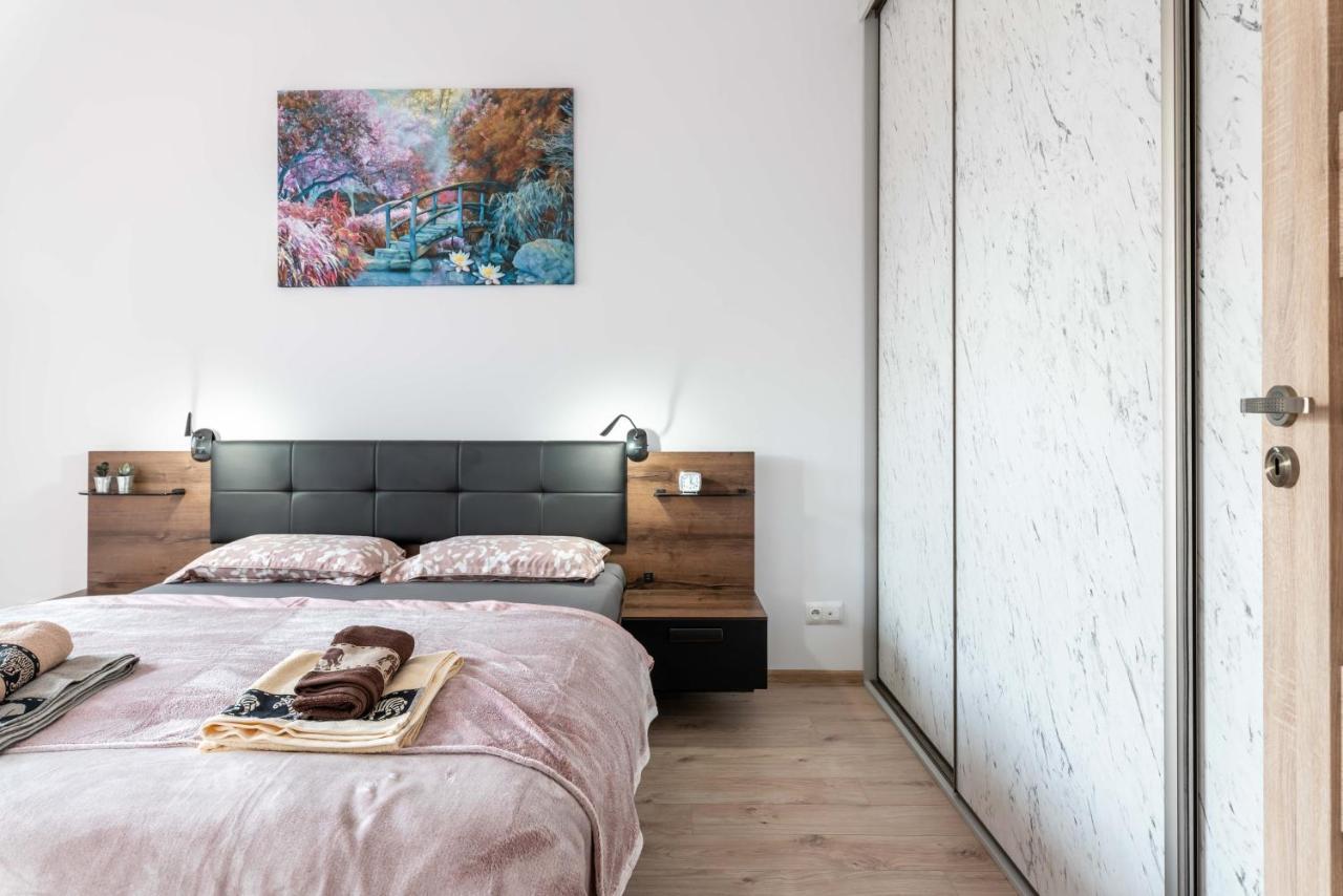 Ferienwohnung Apartwro - Apartament Przy Wyspie Slodowej, Garaz, Projektor, Rowery Breslau Exterior foto